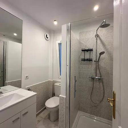 Bianca Elegant 4br Beachside Near Golf, Restaurants & Puerto Banus Prázdninový dům