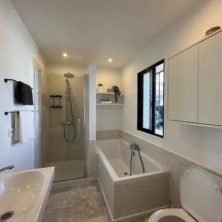 Prázdninový dům Bianca Elegant 4br Beachside Near Golf, Restaurants & Puerto Banus Estepona
