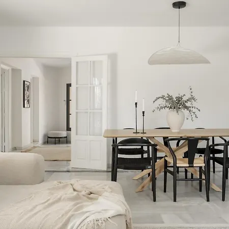 Bianca Elegant 4br Beachside Near Golf, Restaurants & Puerto Banus Prázdninový dům