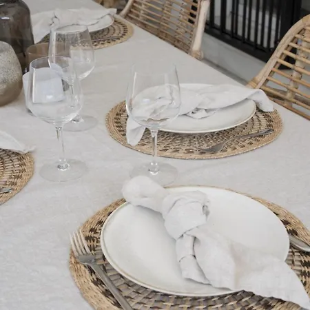 Prázdninový dům Bianca Elegant 4br Beachside Near Golf, Restaurants & Puerto Banus *