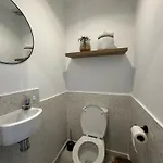 Bianca Elegant 4br Beachside Near Golf, Restaurants & Puerto Banus 別荘 エステポナ