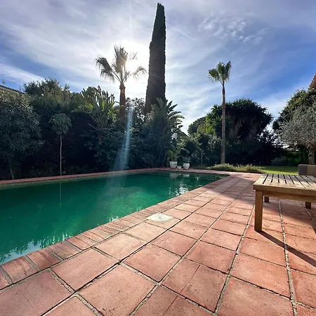別荘 Bianca Elegant 4br Beachside Near Golf, Restaurants & Puerto Banus エステポナ