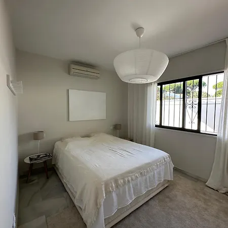 Bianca Elegant 4br Beachside Near Golf, Restaurants & Puerto Banus Estepona