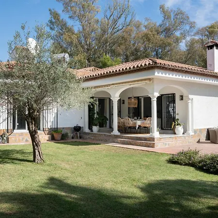 Bianca Elegant 4br Beachside Near Golf, Restaurants & Puerto Banus Prázdninový dům *